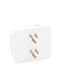 Multicontacto para pared con 6 contactos color blanco,125 V /15 A
